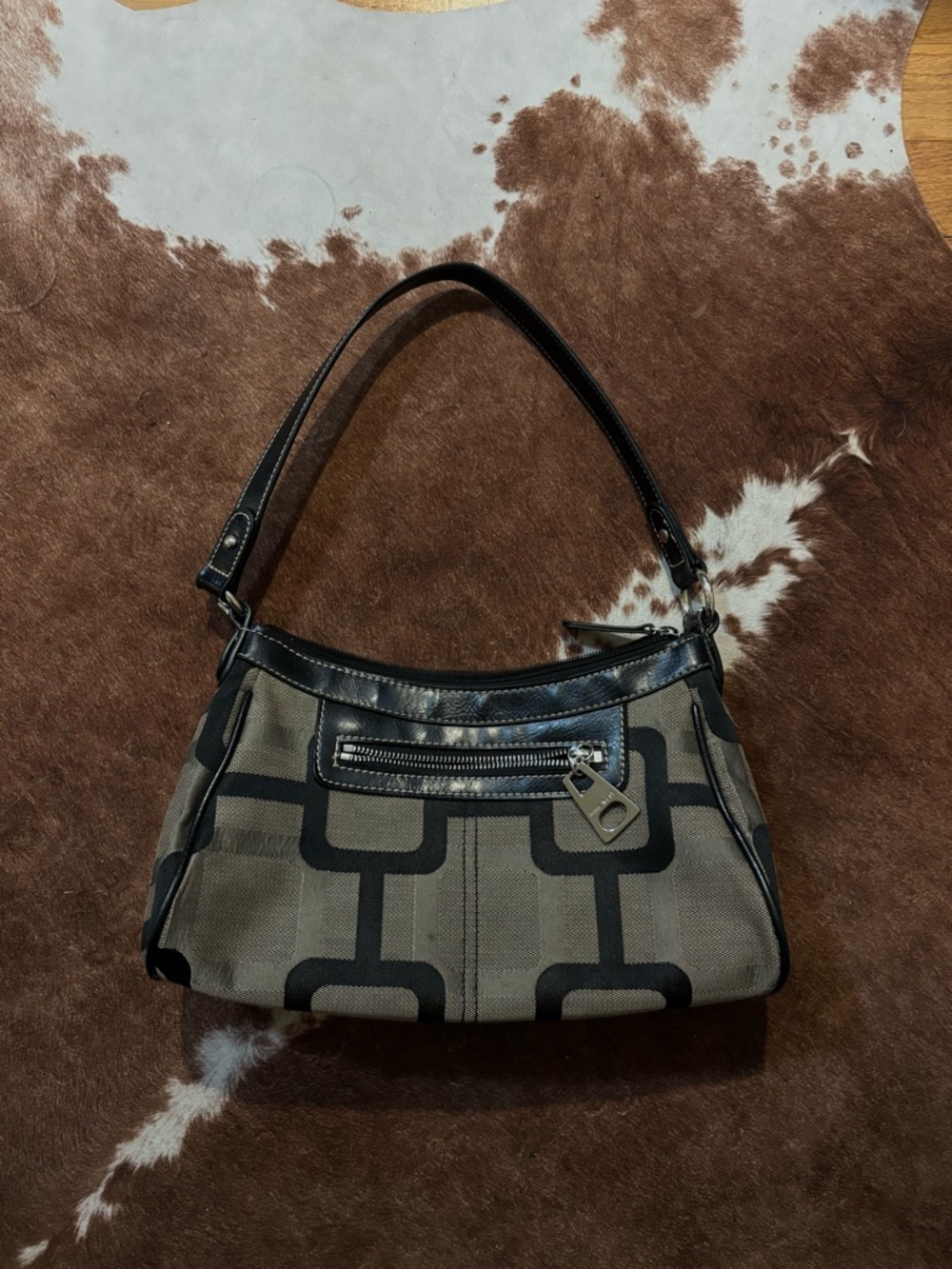 2000s Nine West Women's Shoulder Bag in Brown and Black